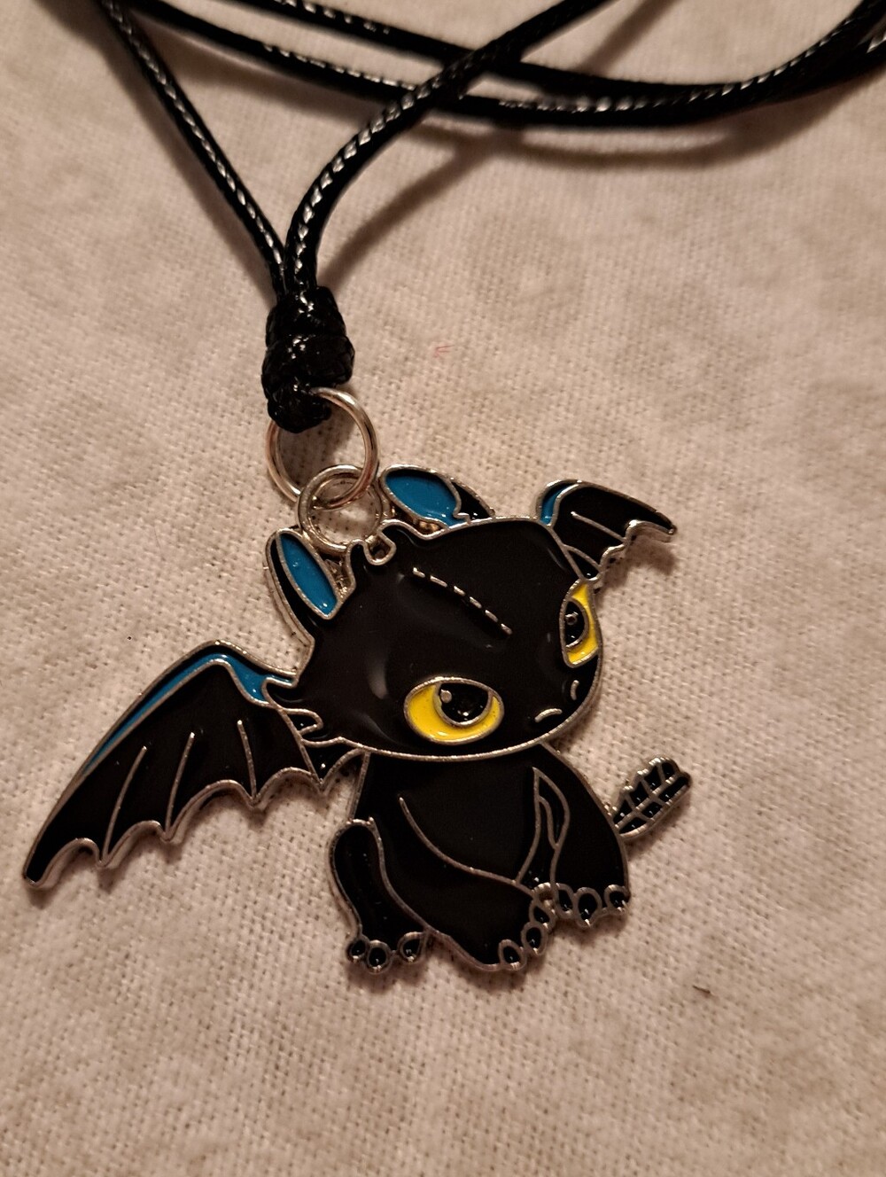 Toothless Adjustable Rope Necklace - Picture 4 of 7